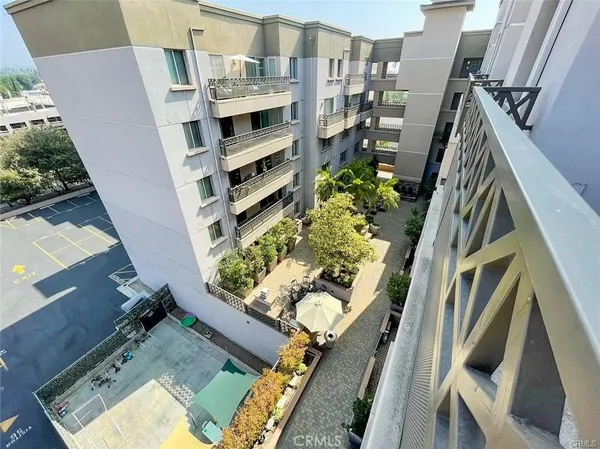 $2,800 | 931 East Walnut Street, Unit 607, Pasadena, CA 91106