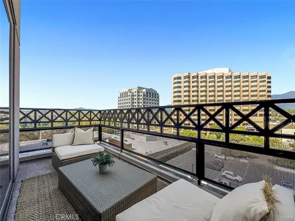 $2,800 | 931 East Walnut Street, Unit 607, Pasadena, CA 91106