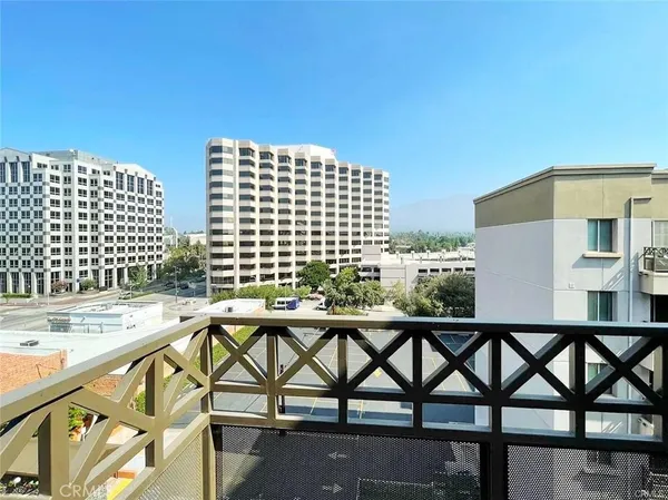 $2,800 | 931 East Walnut Street, Unit 607, Pasadena, CA 91106