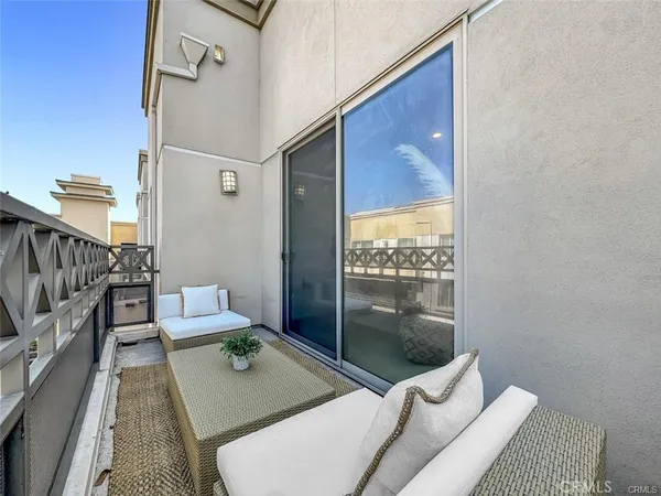 $2,800 | 931 East Walnut Street, Unit 607, Pasadena, CA 91106