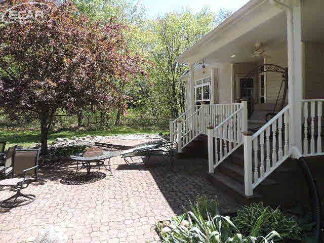 12381 Center Road Fenton, MI 48430 - Photo 4 of 35 21149174-3.JPG