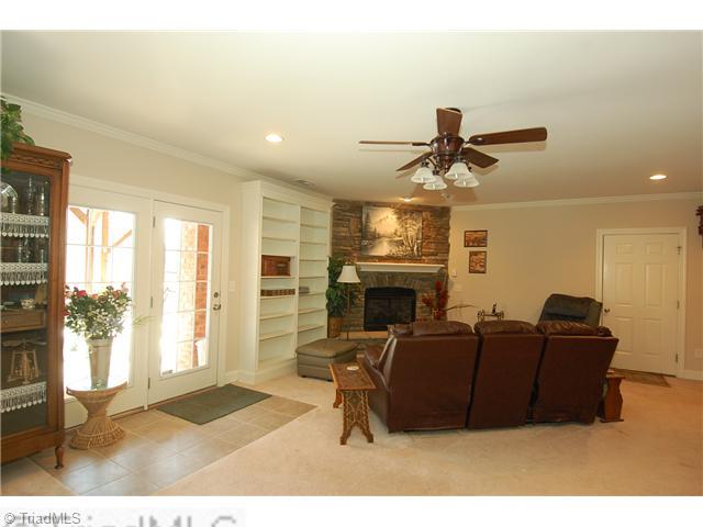 912 Williams Road Lewisville, NC 27023 - Photo 11 of 15 Den/Family/Great Room.