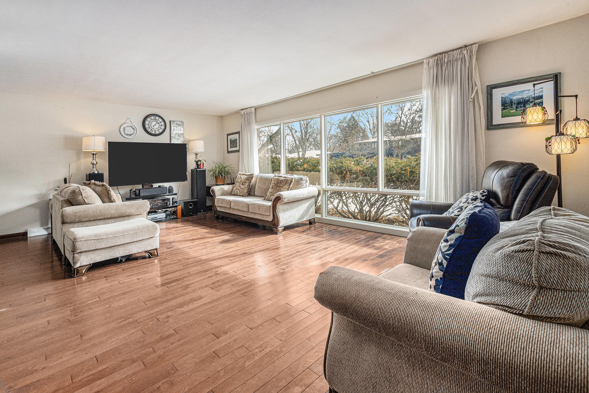 1511 Park Drive Munster, IN 46321 - Photo 11 of 23 a living room with furniture and a large window