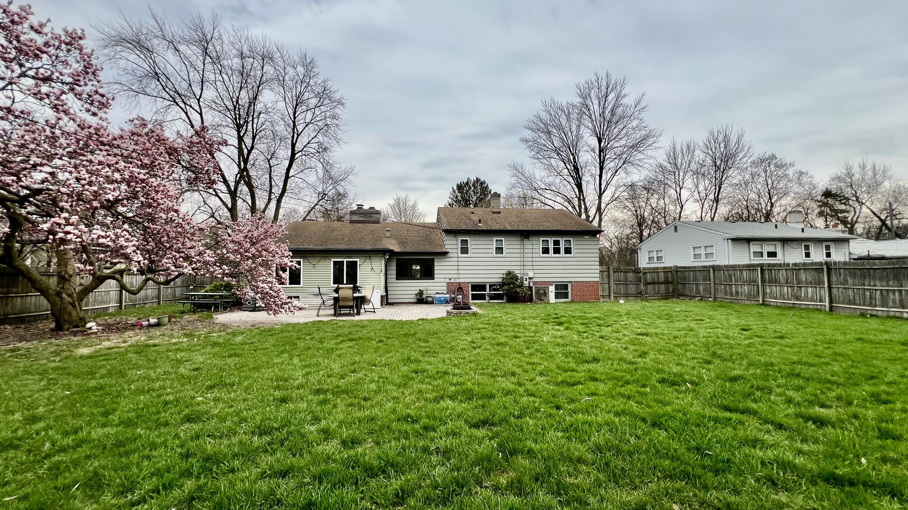 1511 Park Drive Munster, IN 46321 - Photo 4 of 23 a view of a house with a yard