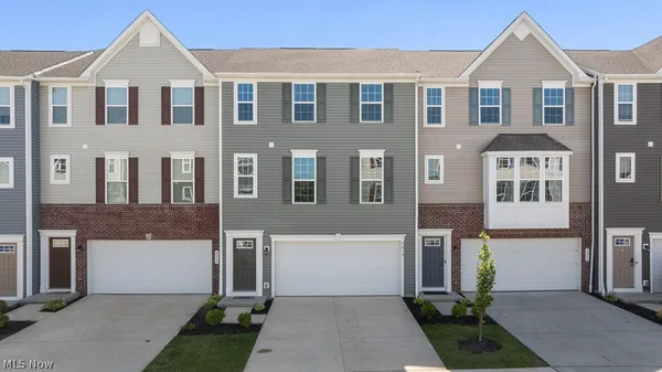 $309,900 | 4013 North Steels Circle, Stow, OH 44224