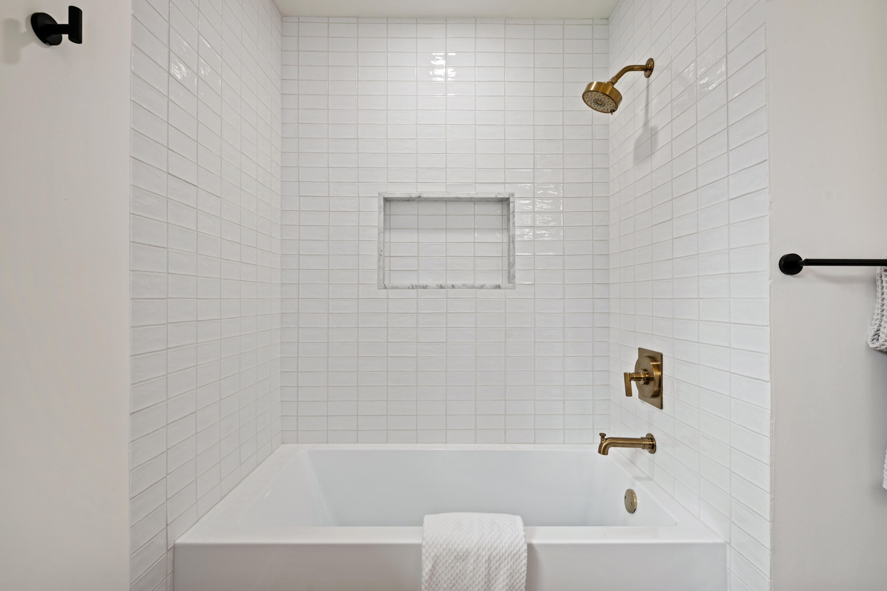 997 North San Marcos Road Santa Barbara, CA 93111 - Photo 21 of 36 Bathroom 2