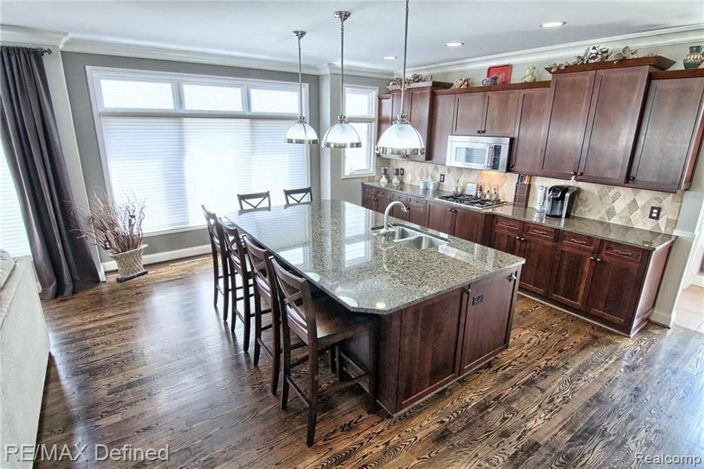 214 South Castell Avenue Rochester, MI 48307 - Photo 7 of 35