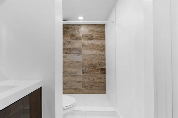 $2,195 | 1439 South Ocean Boulevard, Unit 215, Pompano Beach, FL 33062