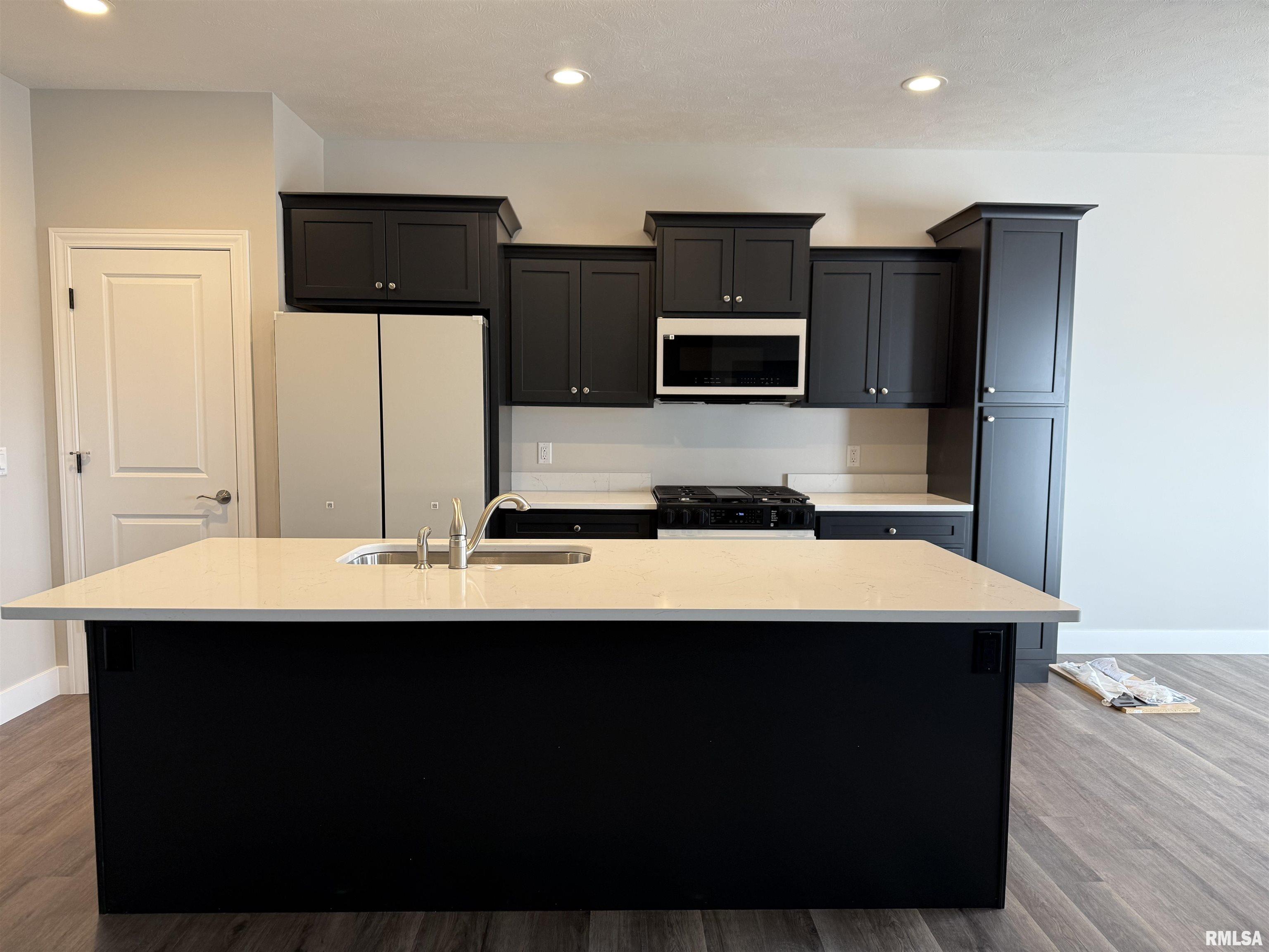 1601 Blenheim Drive Springfield, IL 62711 - Photo 13 of 21