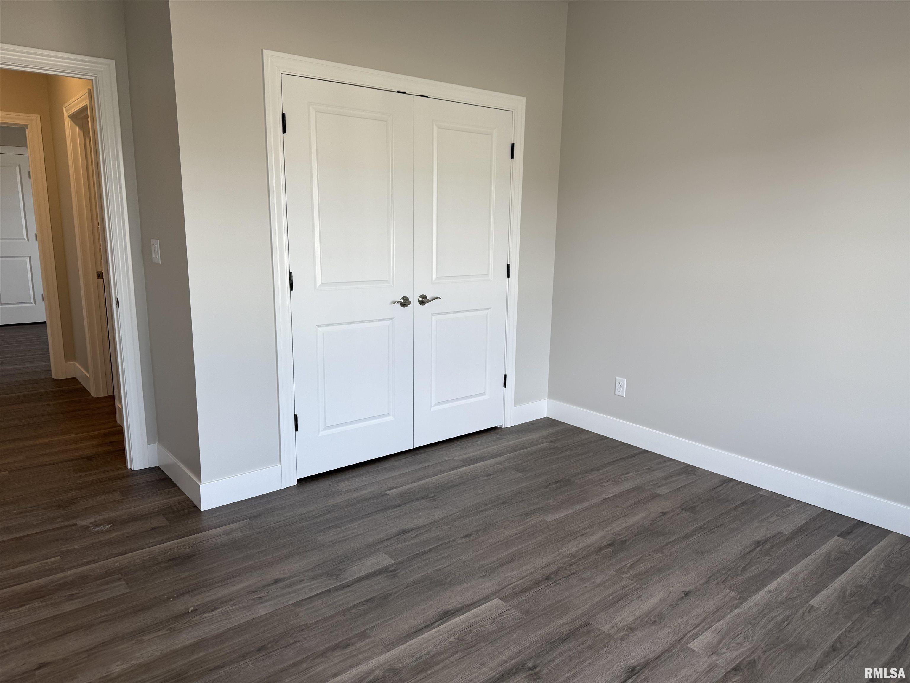 1601 Blenheim Drive Springfield, IL 62711 - Photo 4 of 21