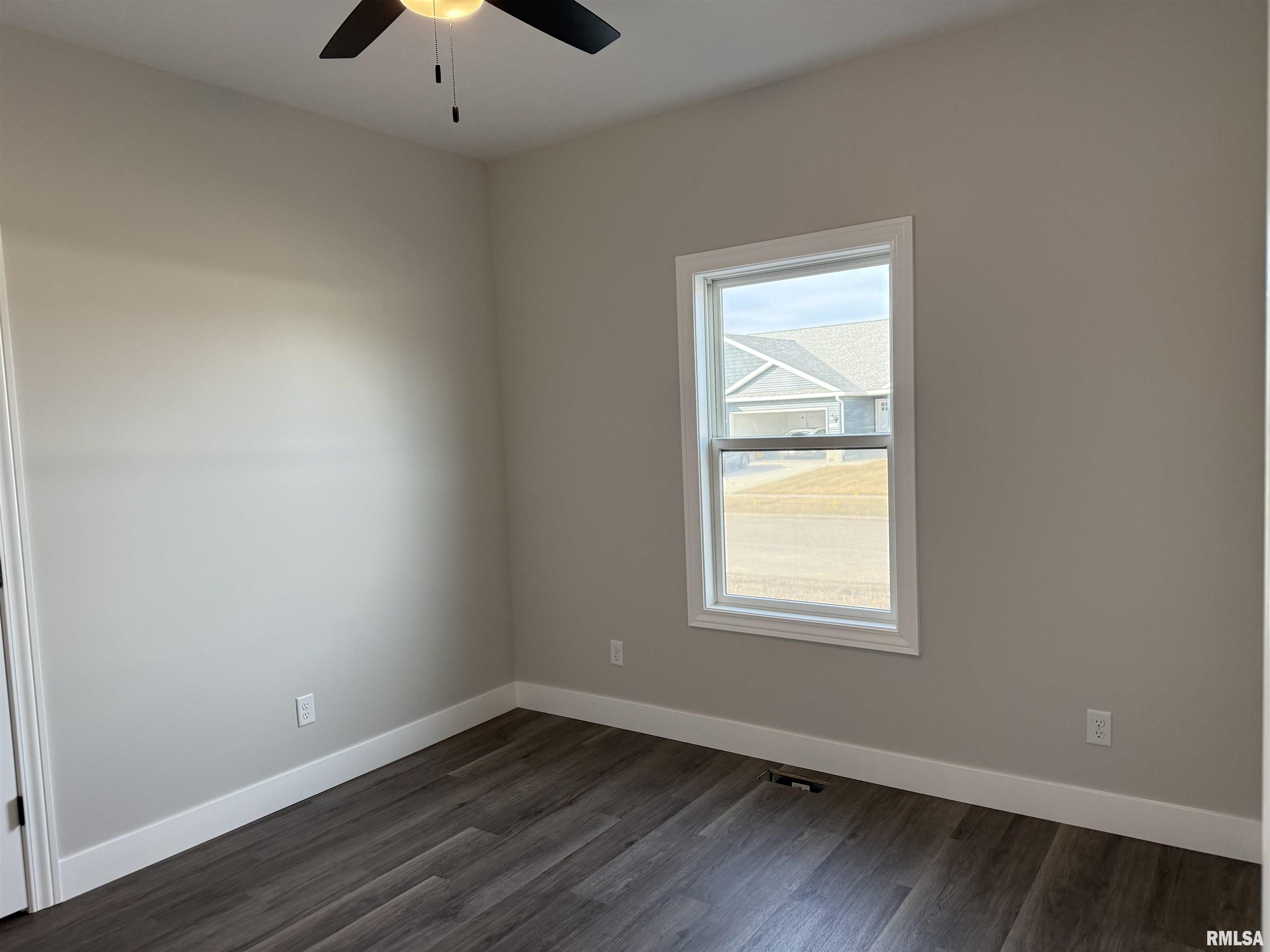 1601 Blenheim Drive Springfield, IL 62711 - Photo 7 of 21