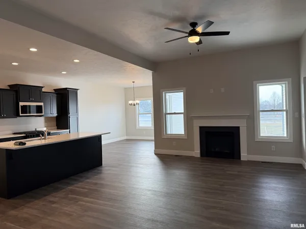 $2,800 | 1601 Blenheim Drive, Springfield, IL 62711