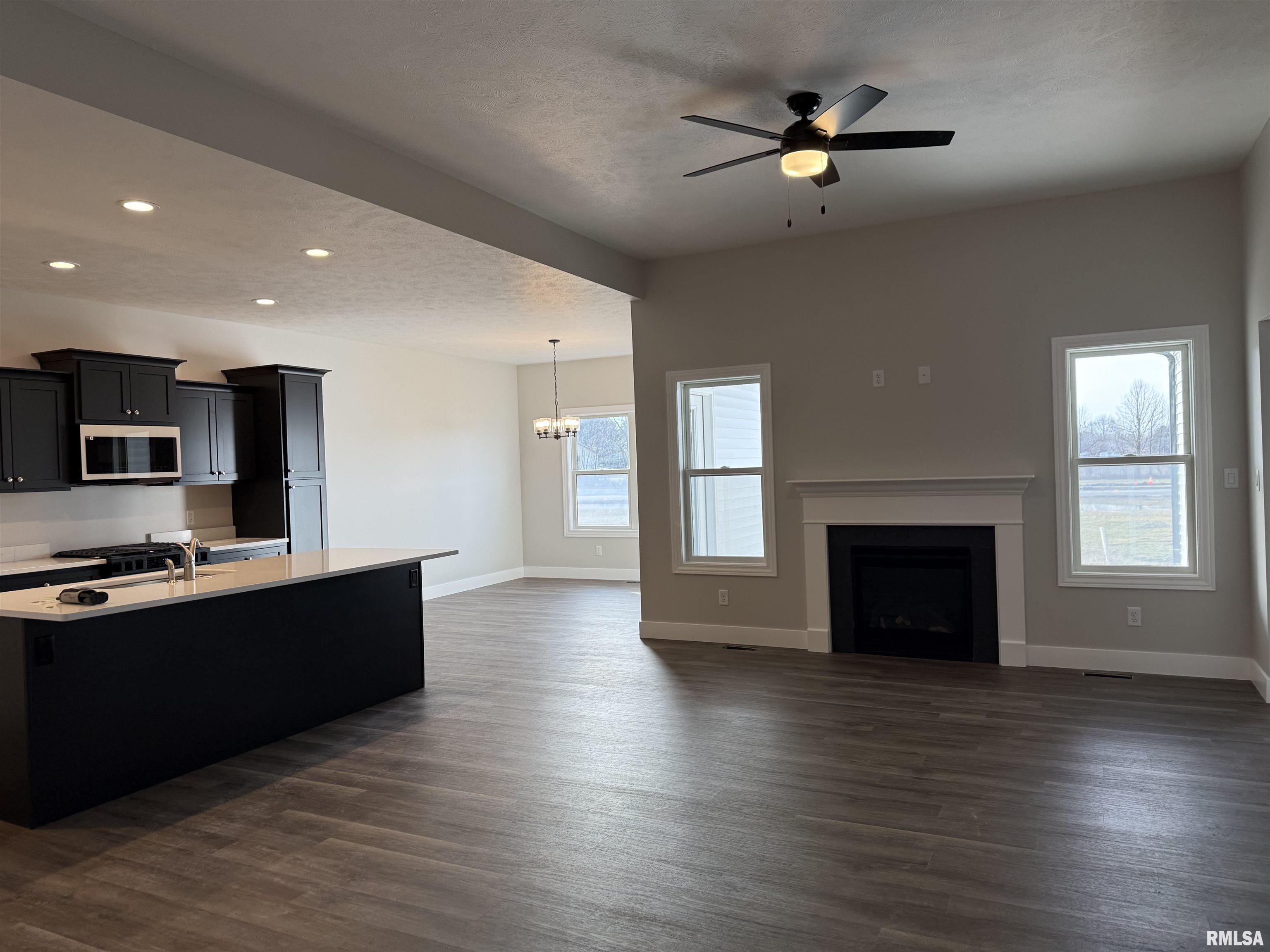 1601 Blenheim Drive Springfield, IL 62711 - Photo 8 of 21