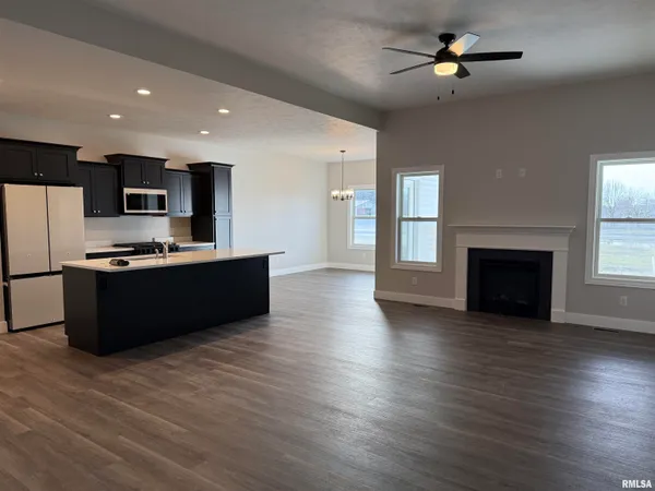 $2,800 | 1601 Blenheim Drive, Springfield, IL 62711