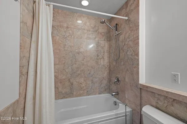 $544,900 | 201 Sycamore Drive, Beaufort, NC 28516