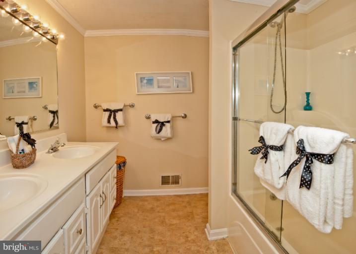 1454 Middletown Road Annapolis, MD 21409 - Photo 18 of 29 Bath (Master)