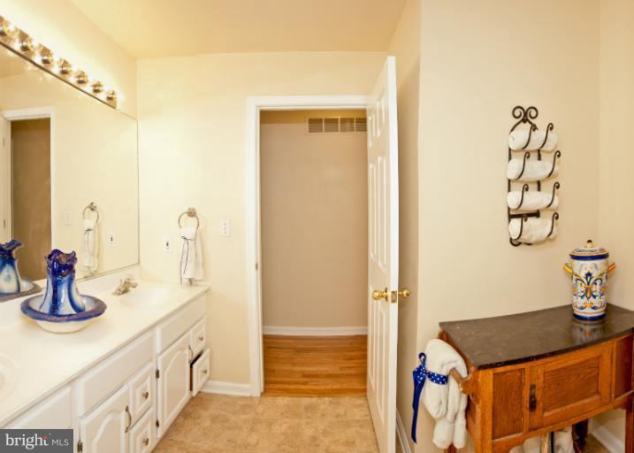 1454 Middletown Road Annapolis, MD 21409 - Photo 4 of 29 Interior (General)