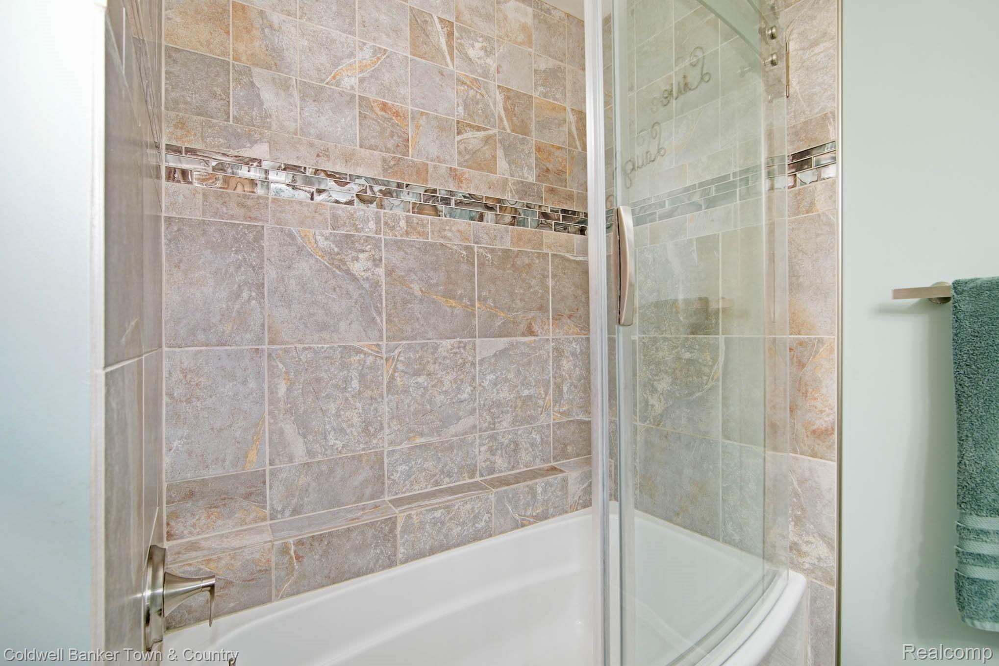 3863 Warner Road Howell, MI 48855 - Photo 11 of 30 Custom Tile