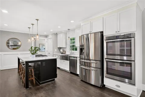 $1,100,000 | 4766 Chamblee Dunwoody Road, Dunwoody, GA 30338