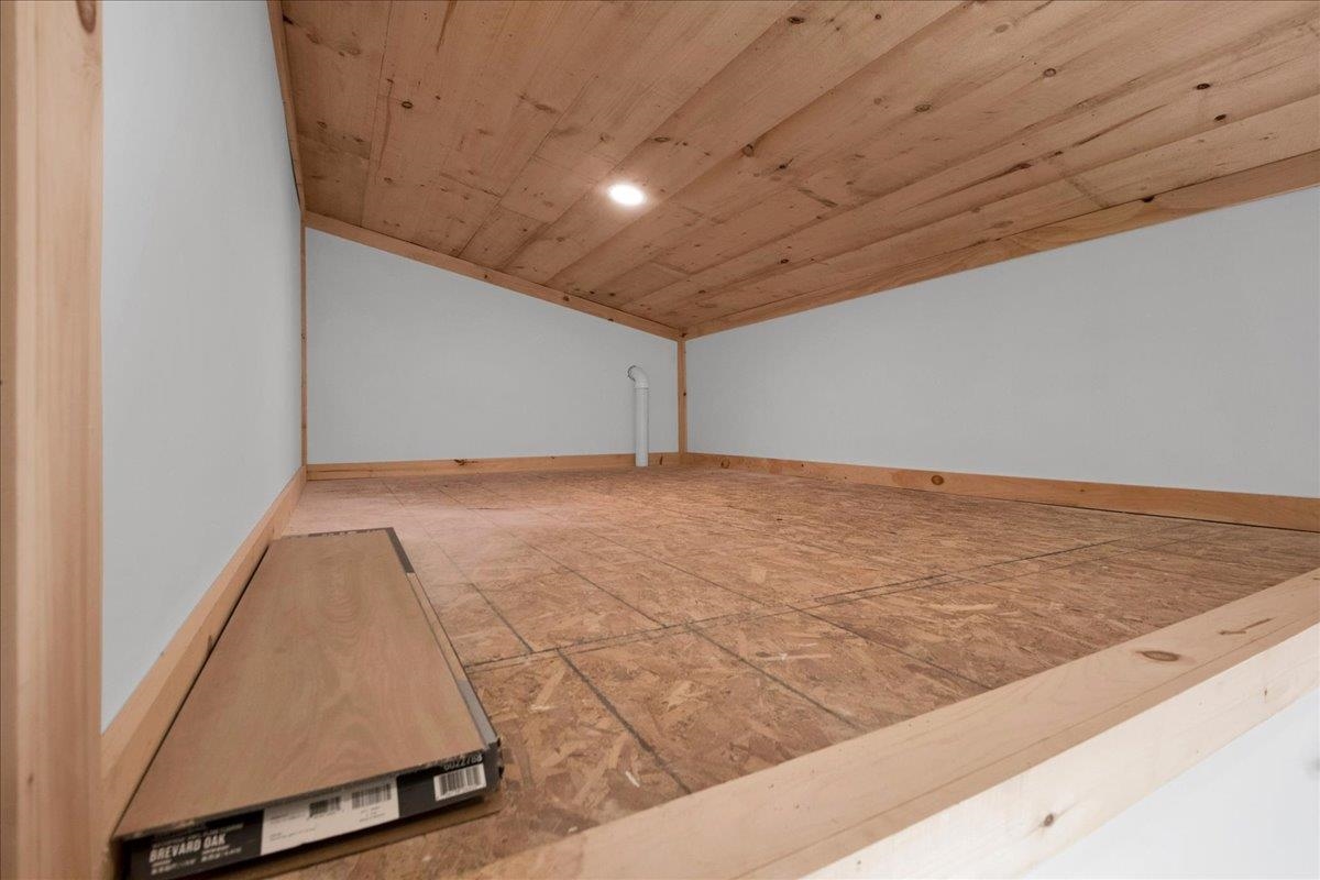 55 Burroughs Way Belvidere Center, VT 05442 - Photo 20 of 27