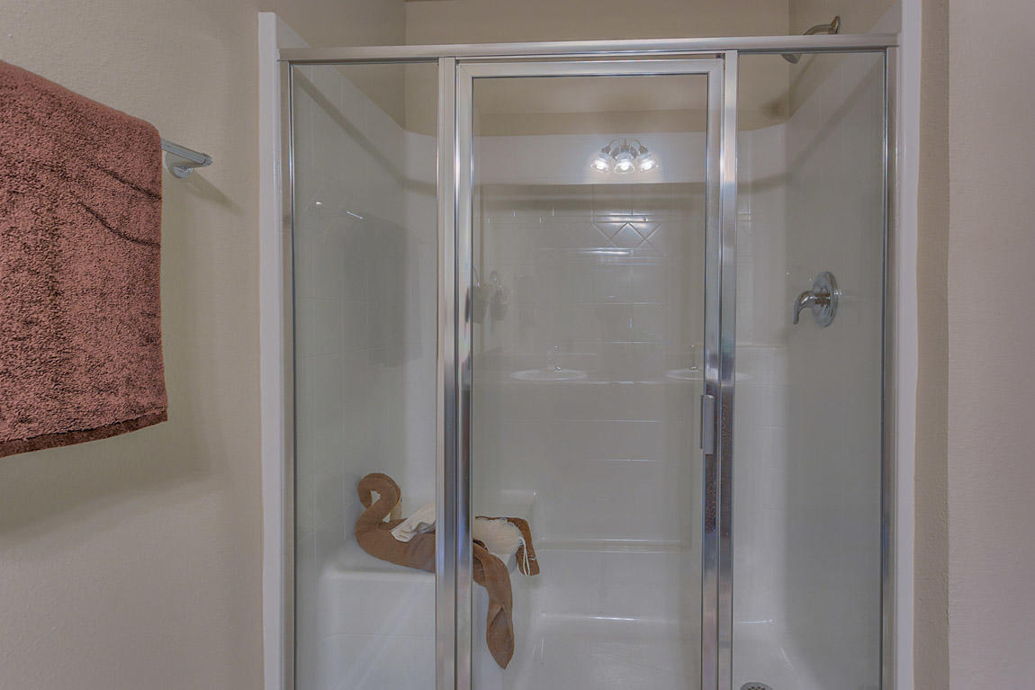 744 Widgeon Way Crestview, FL 32539 - Photo 10 of 20 Aria master shower