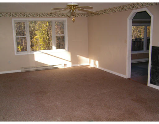 289 Sackett Road Westfield, MA 01085 - Photo 5 of 12 Gallery Image 5
