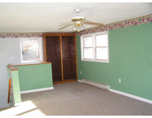 289 Sackett Road Westfield, MA 01085 - Photo 7 of 12 Gallery Image 7