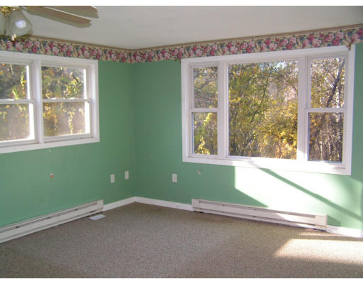 289 Sackett Road Westfield, MA 01085 - Photo 8 of 12 Gallery Image 8
