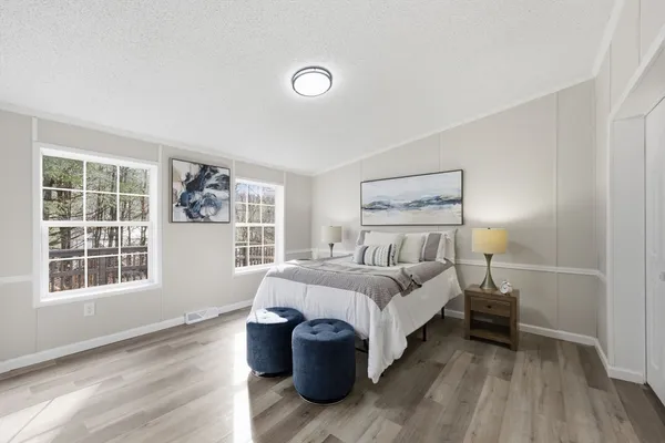 a en suite bathroom with 2 sink double and a mirror
