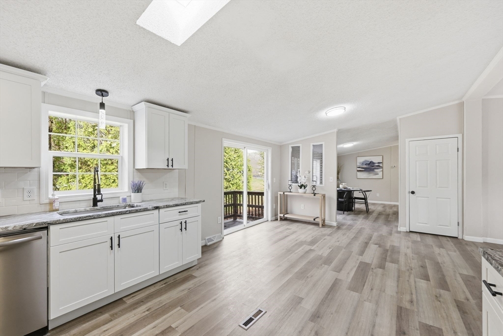 10 Gardner Falls Road Buckland, MA 01370 - Photo 7 of 42