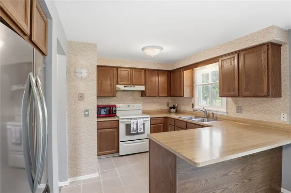 $189,900 | 4 Chesterton Court, Perinton, NY 14450