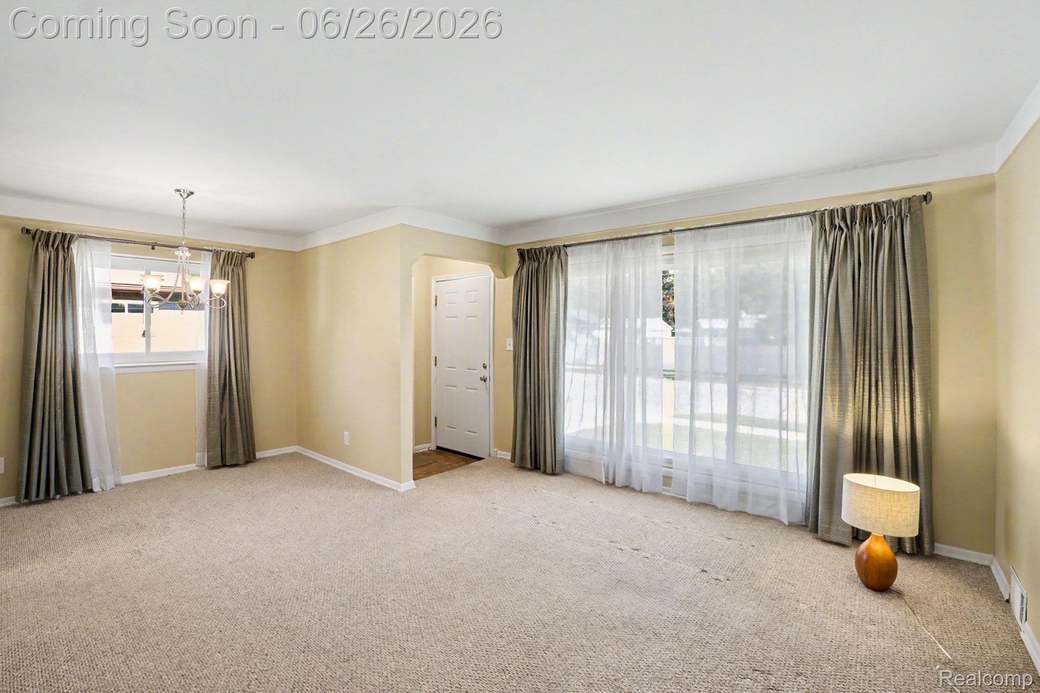 1209 Massoit Road Clawson, MI 48017 - Photo 9 of 25 006_file_2196.jpg