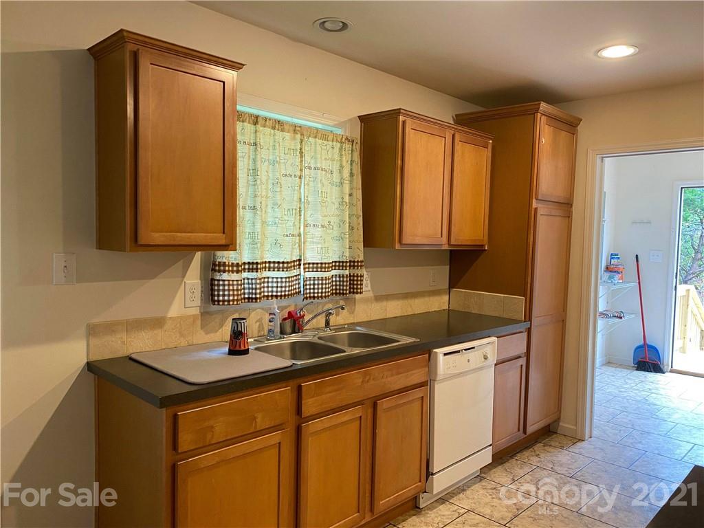 3173 Hartland Road Morganton, NC 28655 - Photo 4 of 17 Gallery Image 4