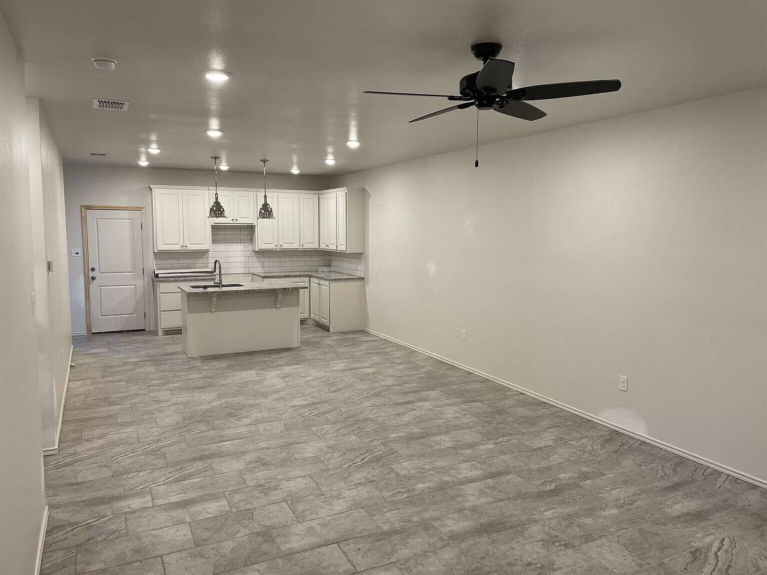 5704 Lehigh Street Lubbock, TX 79416 - Photo 2 of 9 45b598bb18e40bab8d48d55569bc4a9a-uncropp