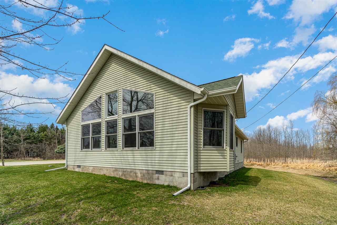 2877 East Coggins Road Pinconning, MI 48650 - Photo 2 of 36