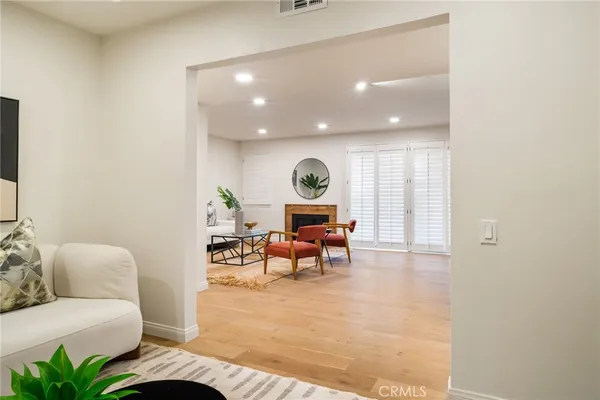 $799,999 | 534 South Oak Knoll Avenue, Unit 103, Pasadena, CA 91101