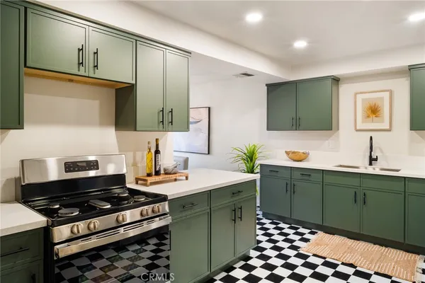 $799,999 | 534 South Oak Knoll Avenue, Unit 103, Pasadena, CA 91101