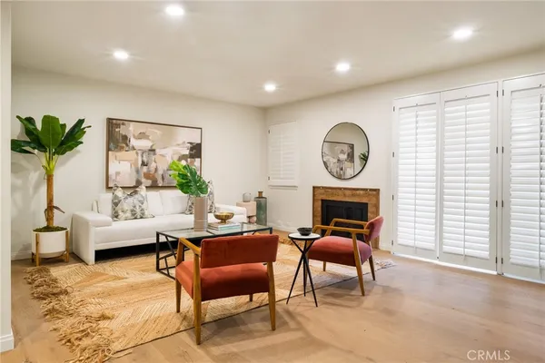 $799,999 | 534 South Oak Knoll Avenue, Unit 103, Pasadena, CA 91101