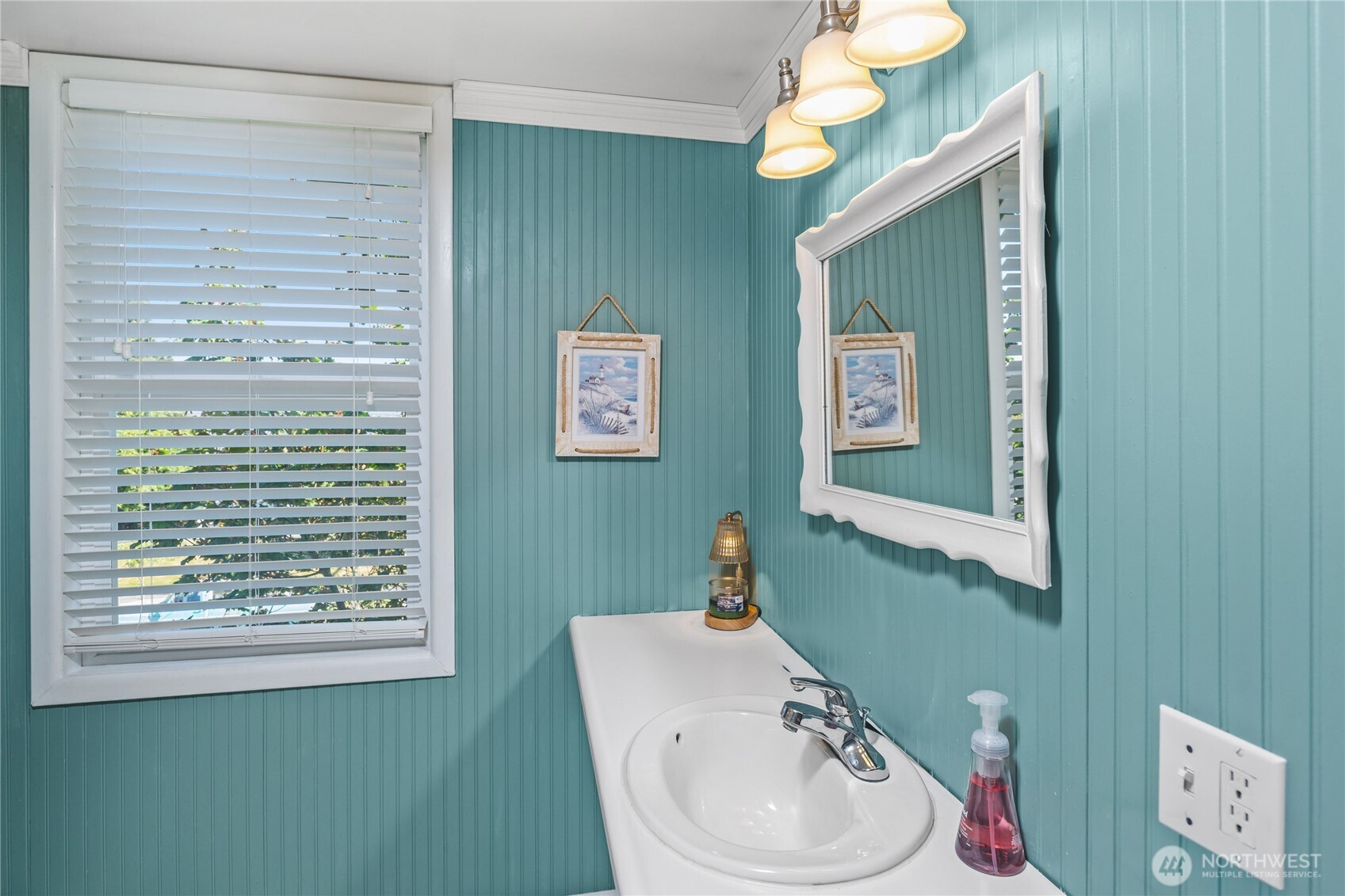 1605 9th Street Anacortes, WA 98221 - Photo 26 of 36