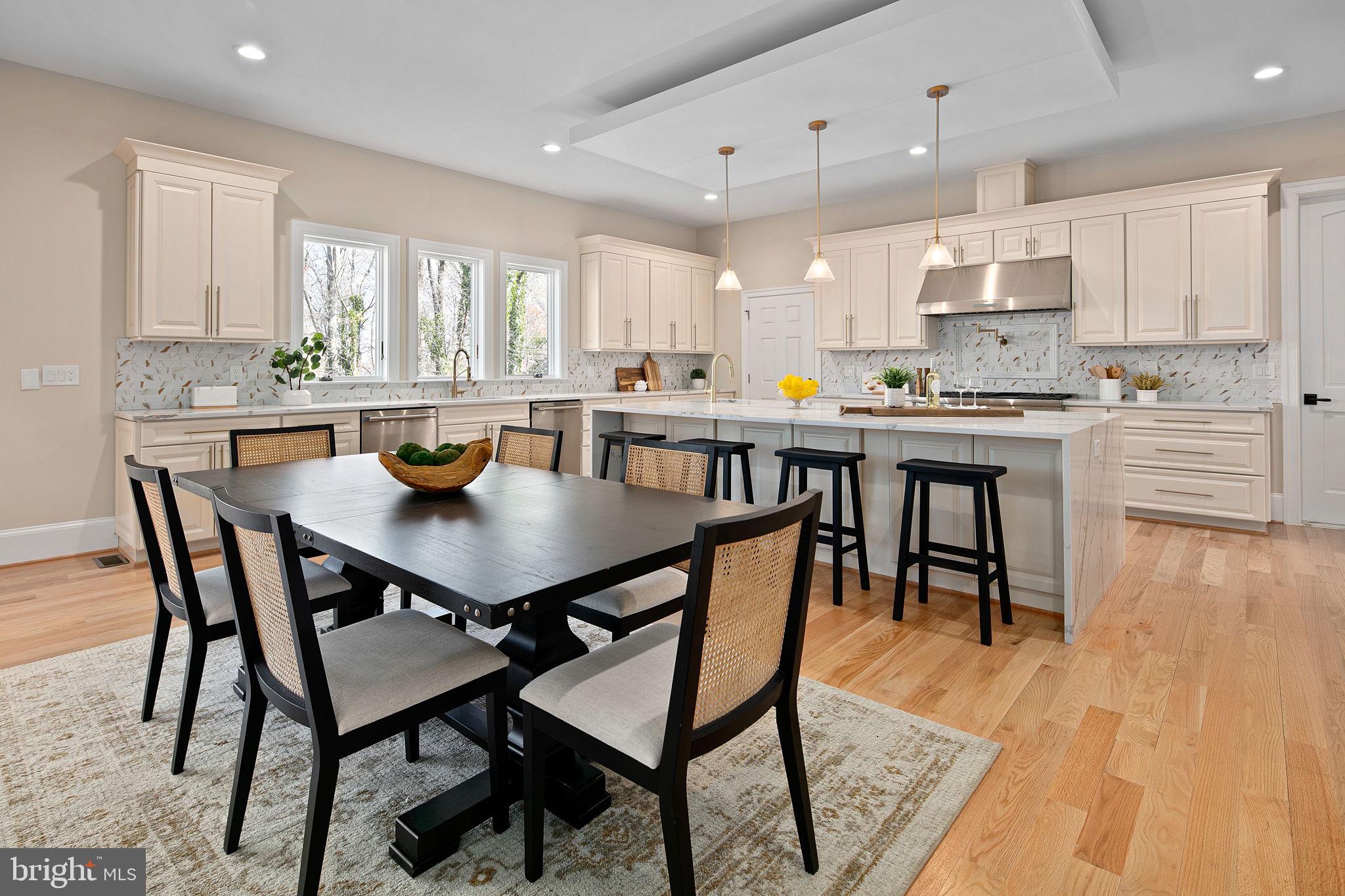 6908 Cherry Lane Annandale, VA 22003 - Photo 18 of 118 Table Space Kitchen