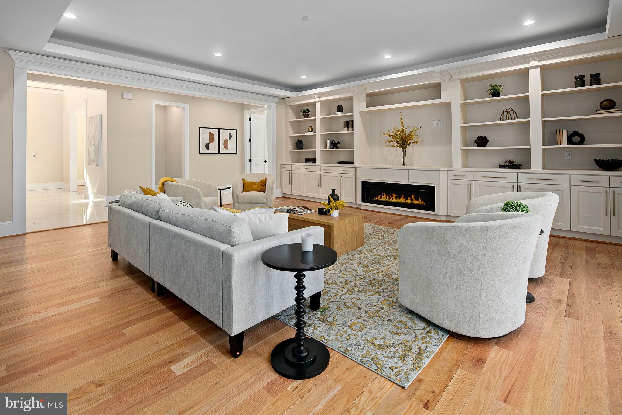 6908 Cherry Lane Annandale, VA 22003 - Photo 27 of 118 Family Room