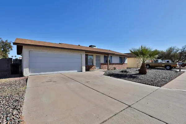 $1,825 | 2114 East Dragoon Avenue, Mesa, AZ 85204