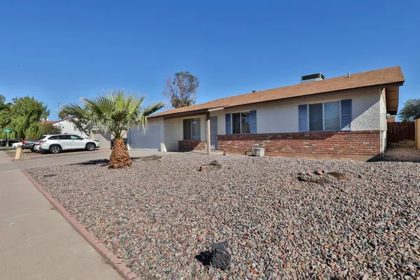$1,825 | 2114 East Dragoon Avenue, Mesa, AZ 85204