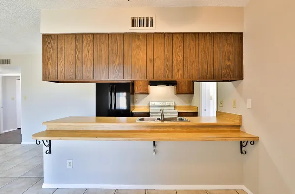 $1,825 | 2114 East Dragoon Avenue, Mesa, AZ 85204