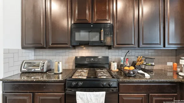 $2,350 | 6370 Tarrant Hill, Schertz, TX 78108