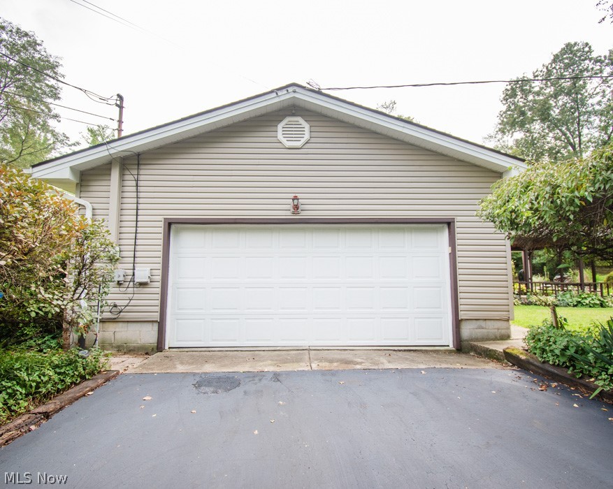 3388 Niles Carver Road Mineral Ridge, OH 44440 - Photo 4 of 35