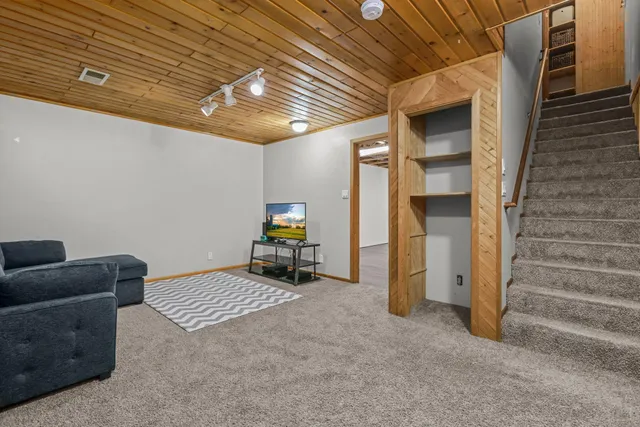 $245,000 | 104 South Drive, Unit B, Circle Pines, MN 55014