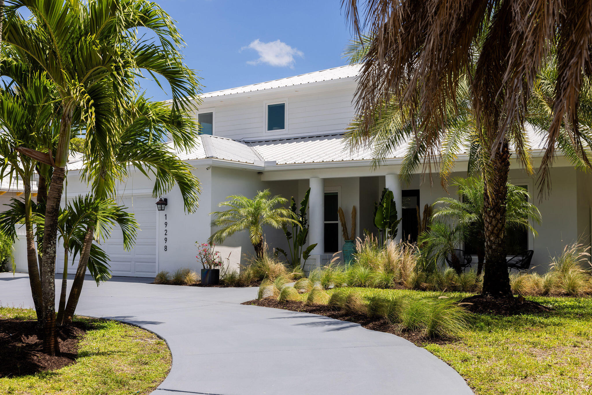 19298 Gulfstream Drive Jupiter, FL 33469 - Photo 4 of 73 Front
