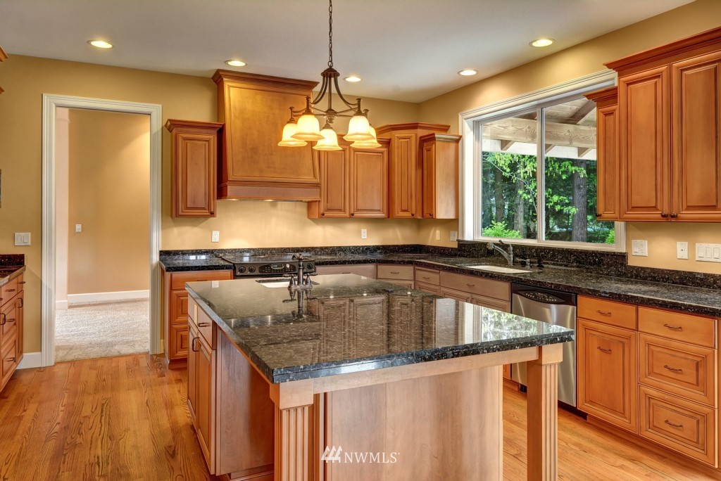 21919 37th Avenue Southeast Bothell, WA 98021 - Photo 7 of 24