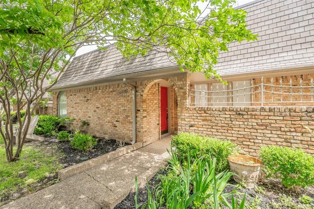 $2,550 | 10618 Ravenscroft Drive, Dallas, TX 75230